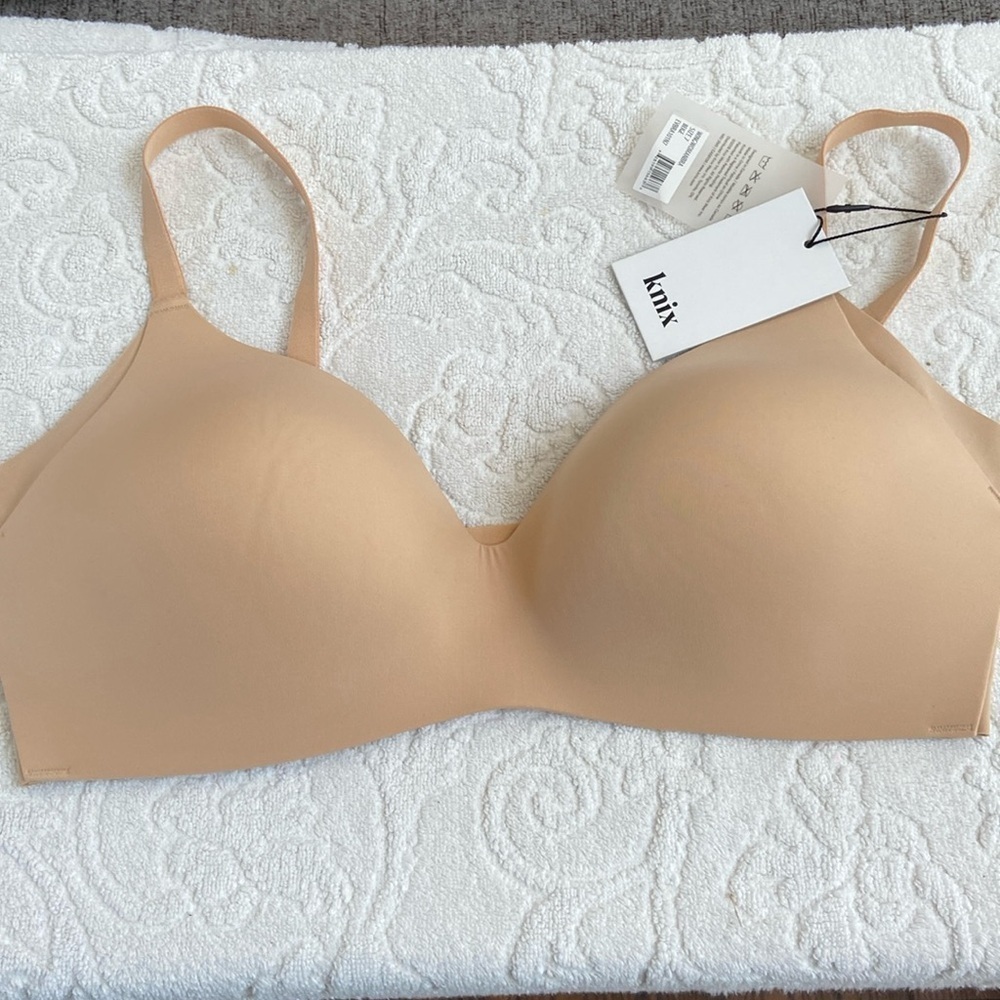 Knix Canada WingWoman Contour Bra size 8 NWT​​​​​